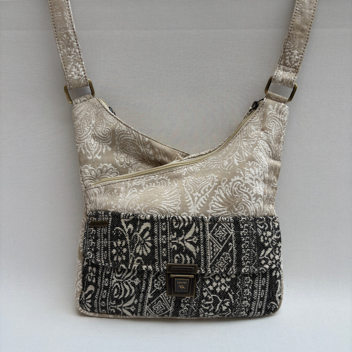 Bolso Bandolera Súper Caomka "Ivory Heritage" · Pieza Única Núm. 19061