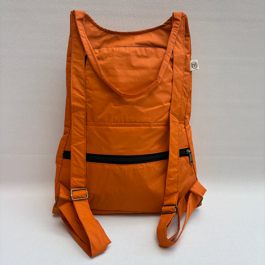 10% Dto. Mochila Impermeable "Everest" Color Mandarina · Súper ligera · Pieza 17594