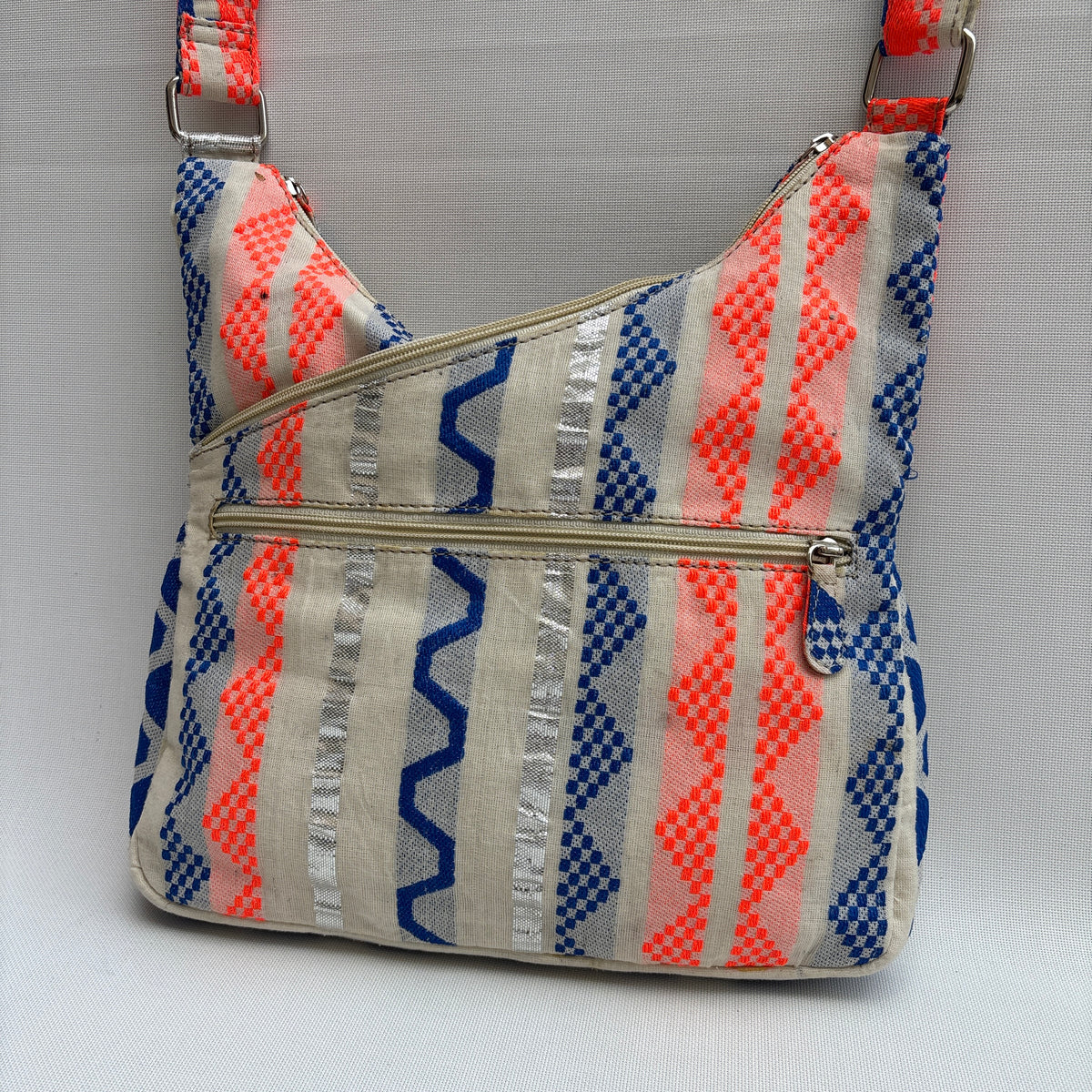Bolso Bandolera Súper Caomka "Neon Tribal Energy" · Pieza Única Núm. 19063