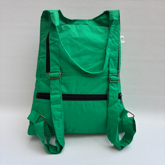 Mochila Impermeable "Everest" Color Verde Césped · Súper ligera · Pieza 17598