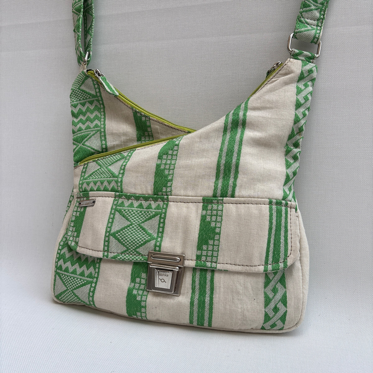 Bolso Bandolera Súper Caomka "Green Nomad Breeze" · Pieza Única Núm. 19039