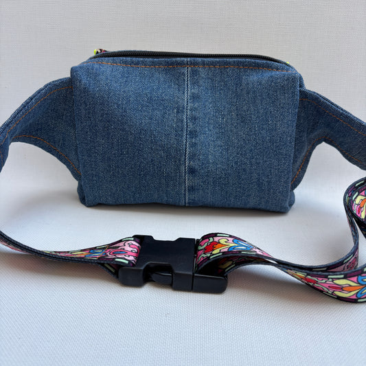 Riñonera Urban "♻️ Mandalas Jeans Recycled Top ♻️" · Pieza Única Núm. 19480
