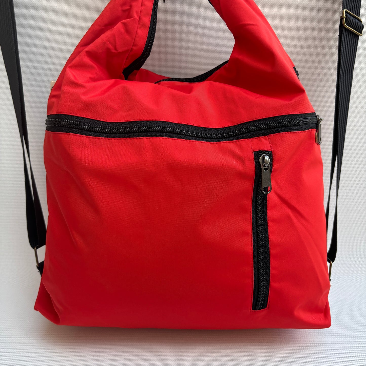 Mochila - Bolso - Tote Bag - Impermeable · Mutifunción · "Nepal" Color Rojo · Súper ligera · Pieza 17679