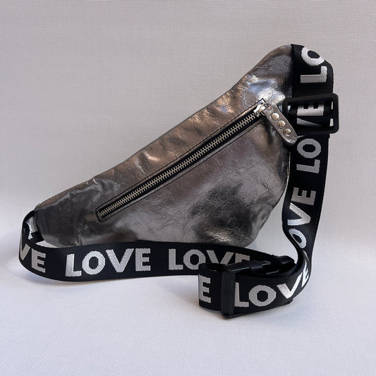 Premium Metal Silver Retro Chic · Piel / Cuero · Pieza Única Núm. 15282