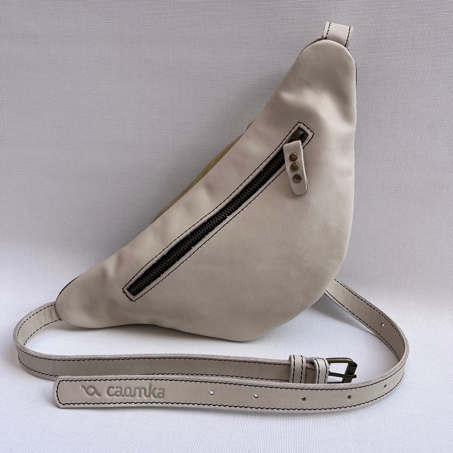 Premium Retro Chic · Piel - Cuero · Pieza Única Núm. 15201