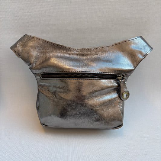 Riñonera Mini "Metalizado Gris" · Piel · Pieza Exclusiva Núm. 16903