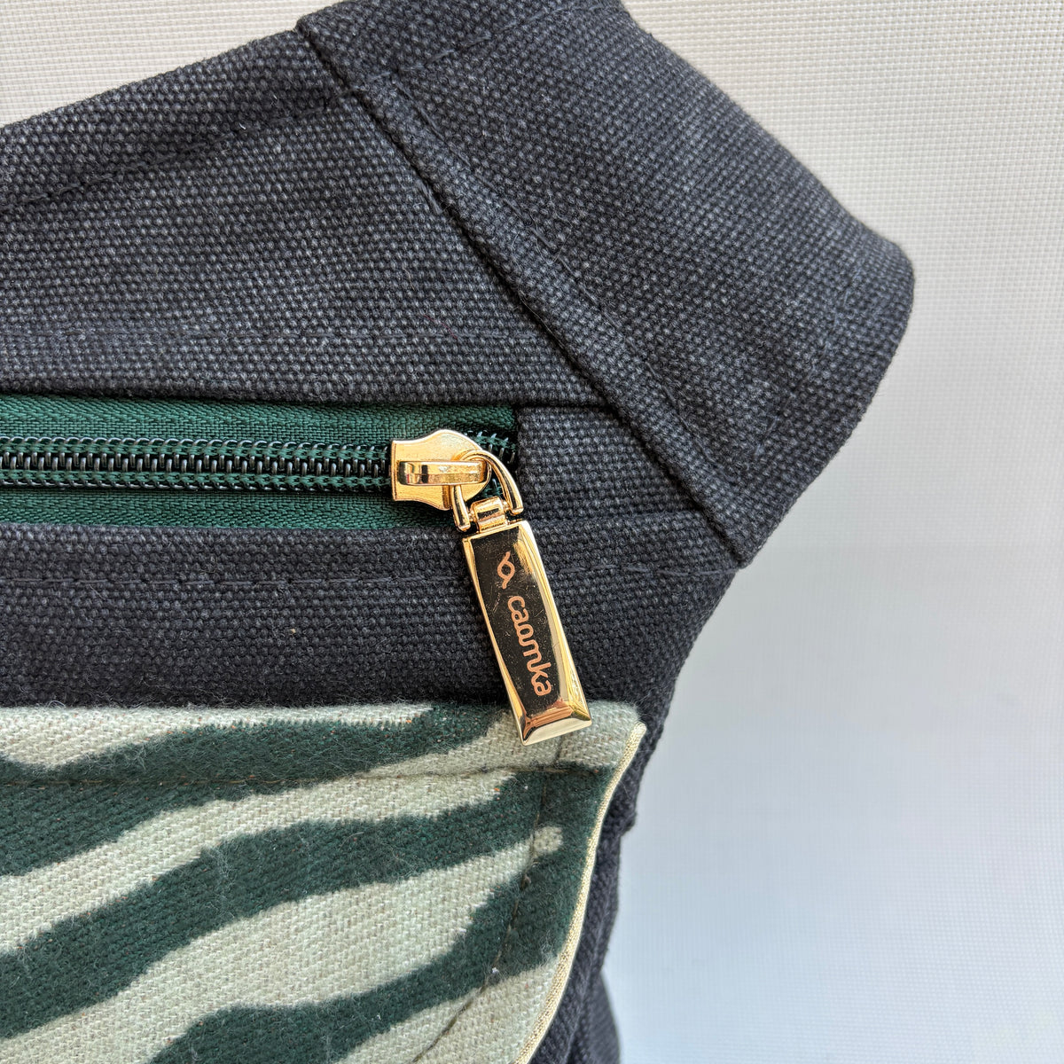 Riñonera "Special Green Animal Print Top" + Bolsillo trasero · Pieza Única Núm. 18318