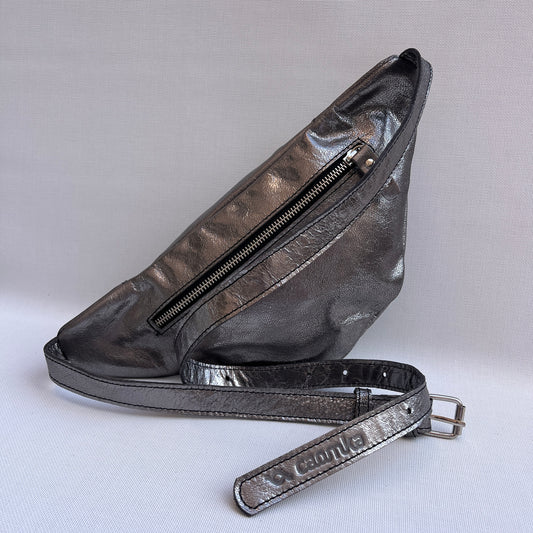 Premium Metal Silver Retro Chic · Piel / Cuero · Pieza Exclusiva Núm. 15137