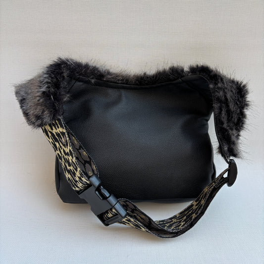 Riñonera "Súper Elegant Luxury Feline Soft Touch Top" · Polipiel · Pieza Única Núm. 18322