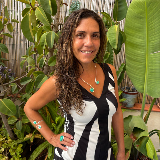 Brazalete Plata "Doble Sol Esmeralda" – Vidrio fundido y hierro forjado bañado en plata.