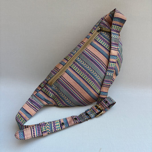 Riñonera - Bandolera Retrochic Mónica “Soft Ethnic Pink” · Pieza Única Núm. 19158
