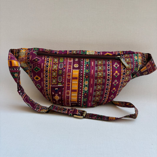 Riñonera - Bandolera Retrochic Mónica “Boho Burgundy” · Pieza Única Núm. 19152