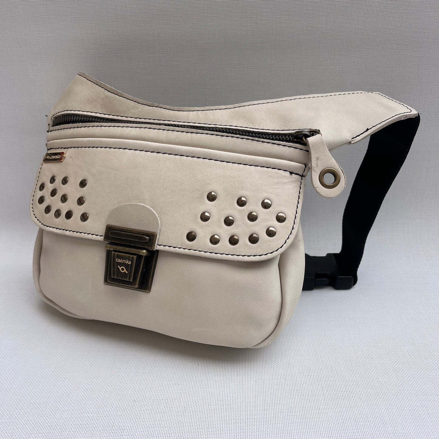 Premium Beige/Marfil & Old Gold · Piel - Cuero · Pieza Exclusiva Núm. 15204