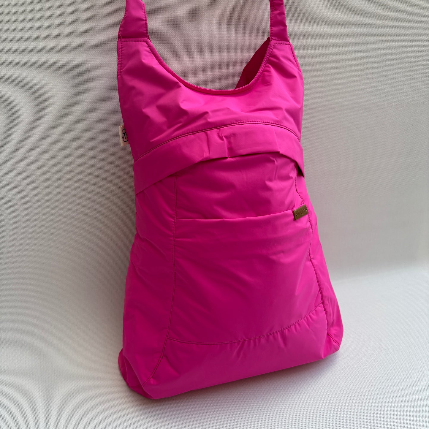 Mochila Impermeable "Everest" Color Rosa Fucsia · Súper ligera · Pieza 17792