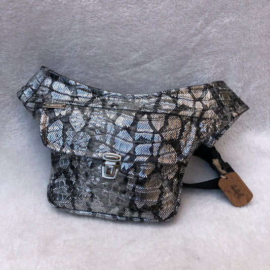 Mini Elegant Silver Plus. Leatherette. Unique Piece No. 6987