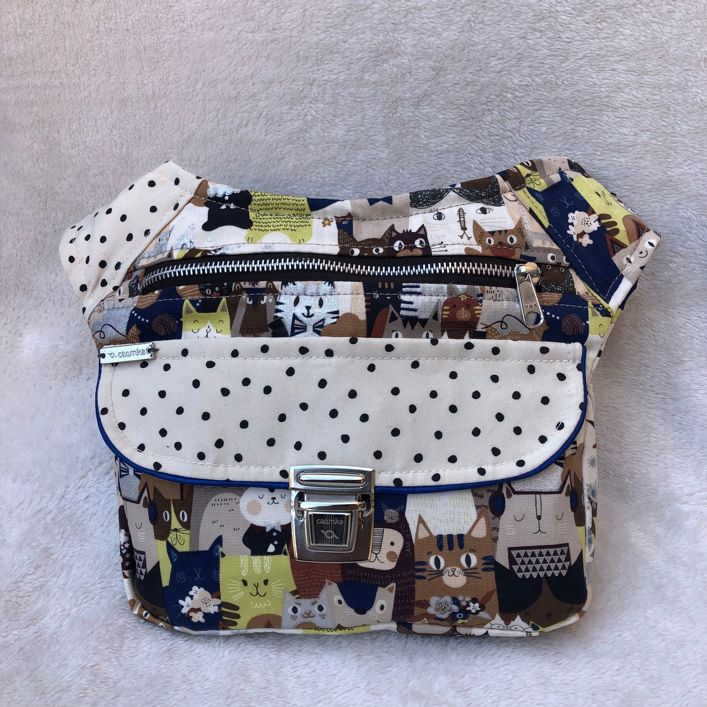 Special Cats Cartoon & Dots. Pieza Única Núm. 7027