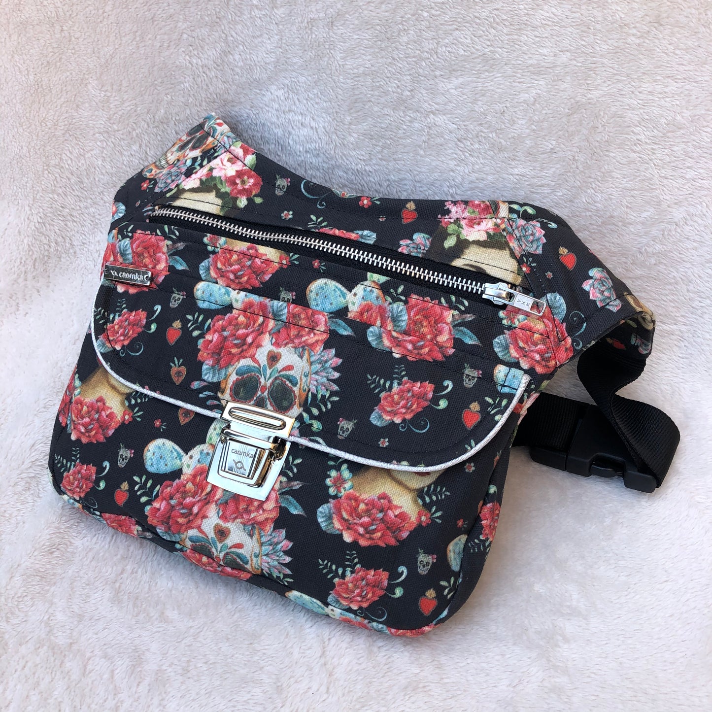 Special Mexican Skulls & Frida Kahlo. Unique Piece No. 7009