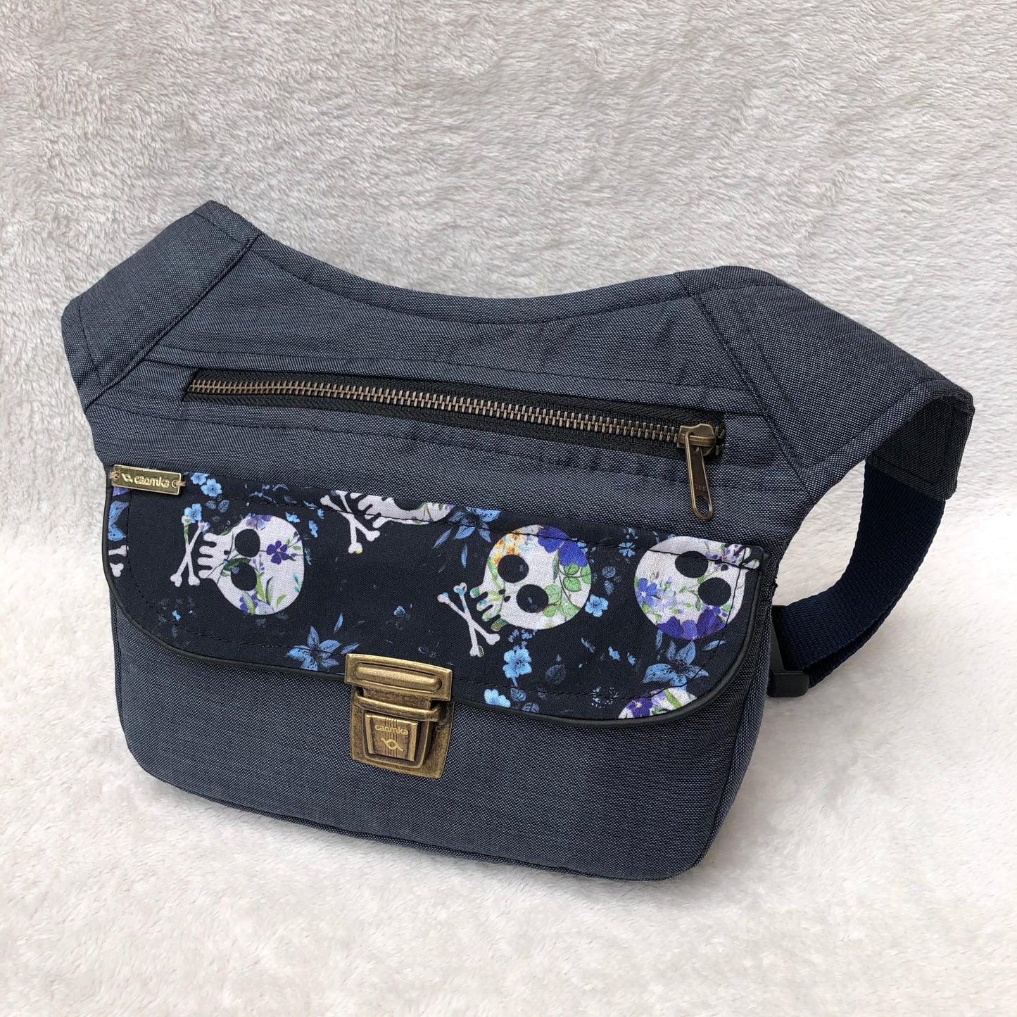 Special Cartoon Skulls. Unique Piece No. 7056 + EXTRA back pocket