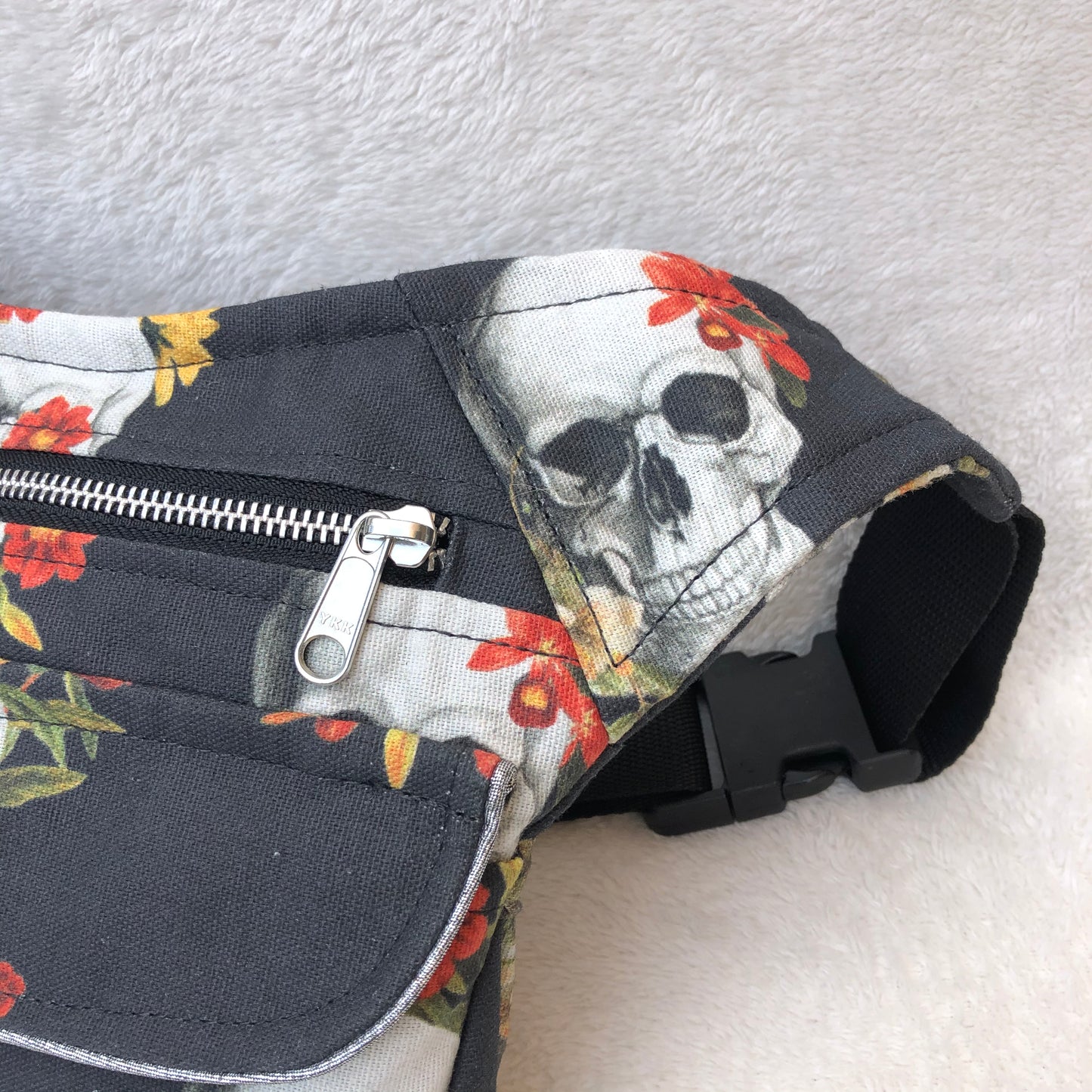 Special Skulls & Roses. Pieza Única Núm. 6802 +Bosillo trasero