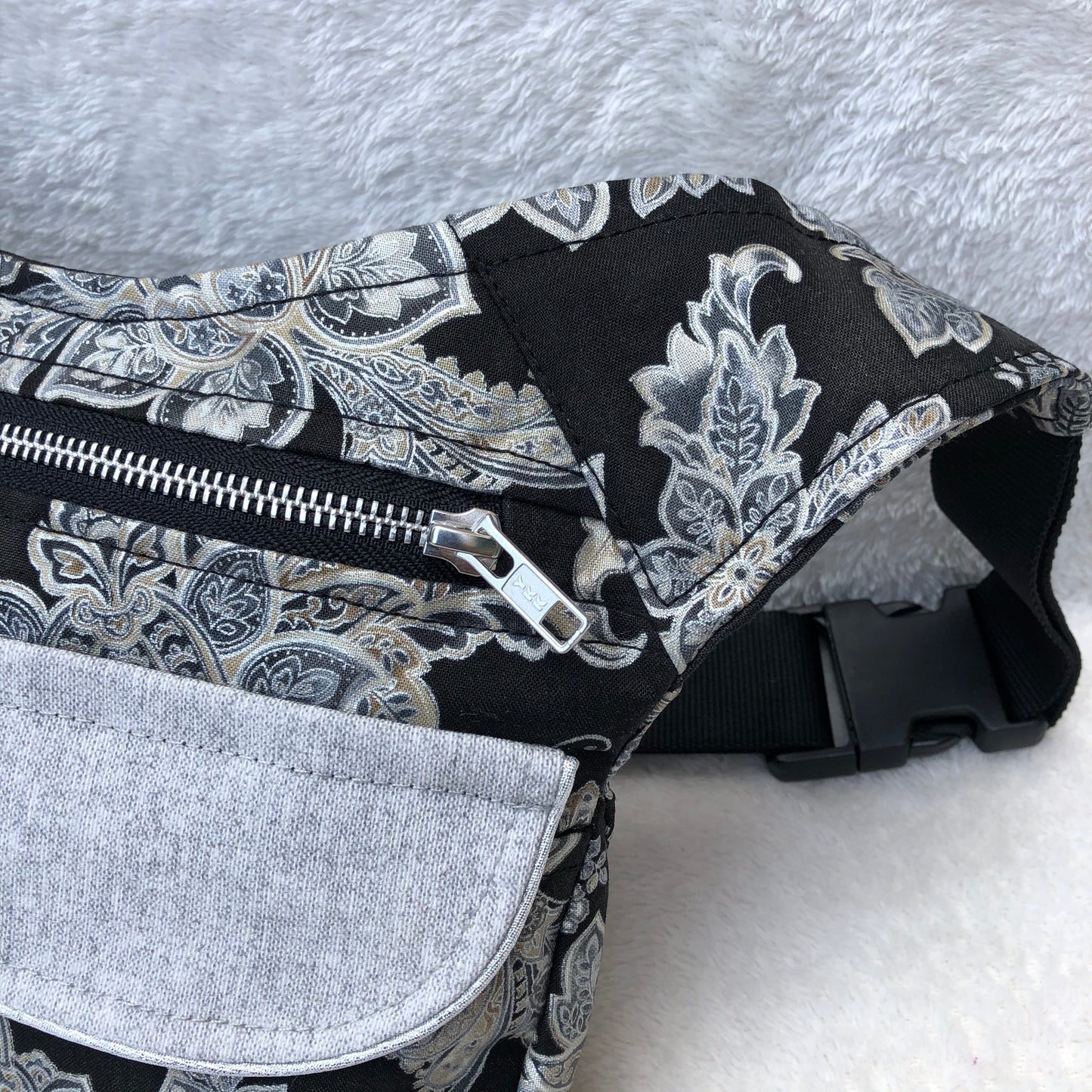 Special Elegant Black & White Roses · Pieza Única Núm. 7229