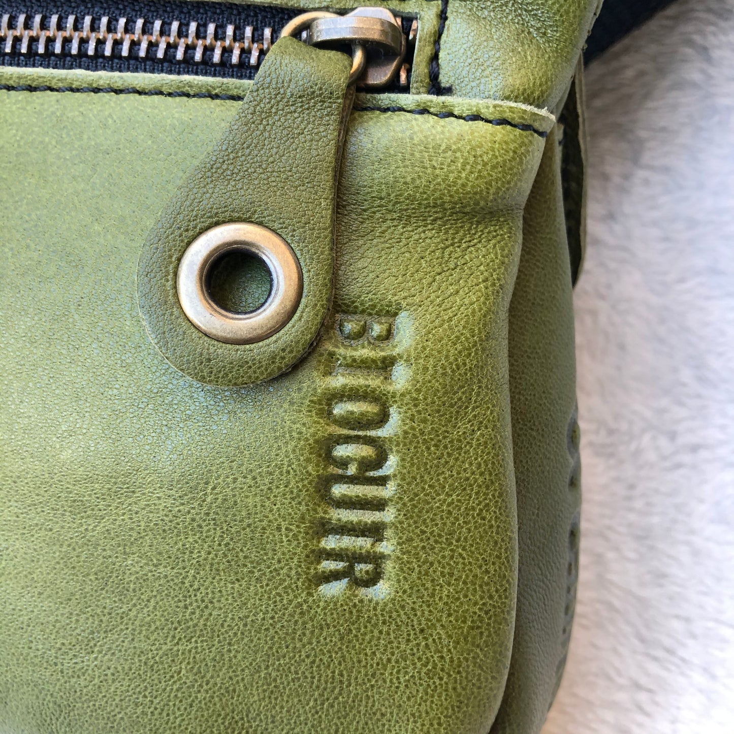 Summer Verde Oliva · Piel natural BioCuir® · Pieza Exclusiva Núm. 7407