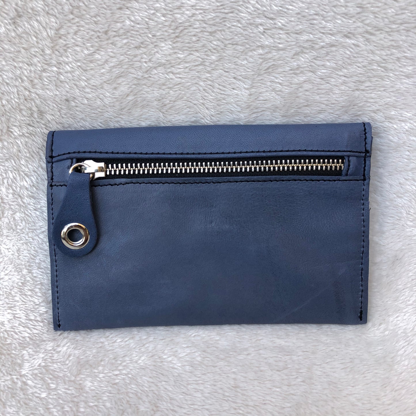 Monedero Plano CAOMKA · Piel natural BioCuir® · Pieza Exclusiva Núm. 7505