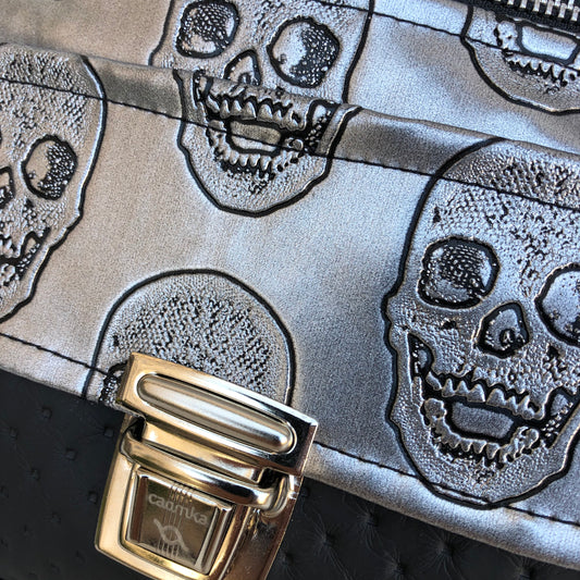 Black & Silver Skulls Caomka · Tejido de Polipiel · Pieza Exclusiva Núm. 7661