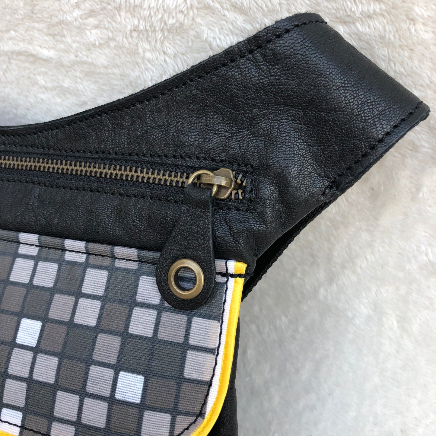 Special Black & Old Gold · Piel natural BioCuir® · Pieza Única Núm. 7779