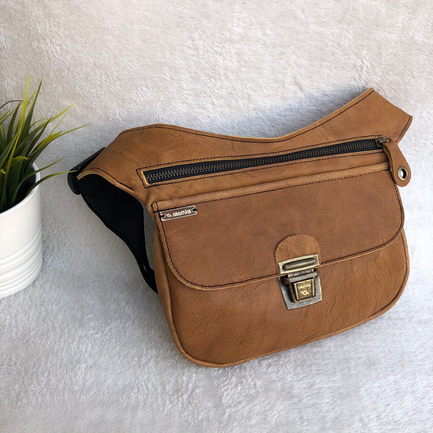 Classic Brown & Old Gold · Piel natural BioCuir® · Pieza Exclusiva Núm. 8857