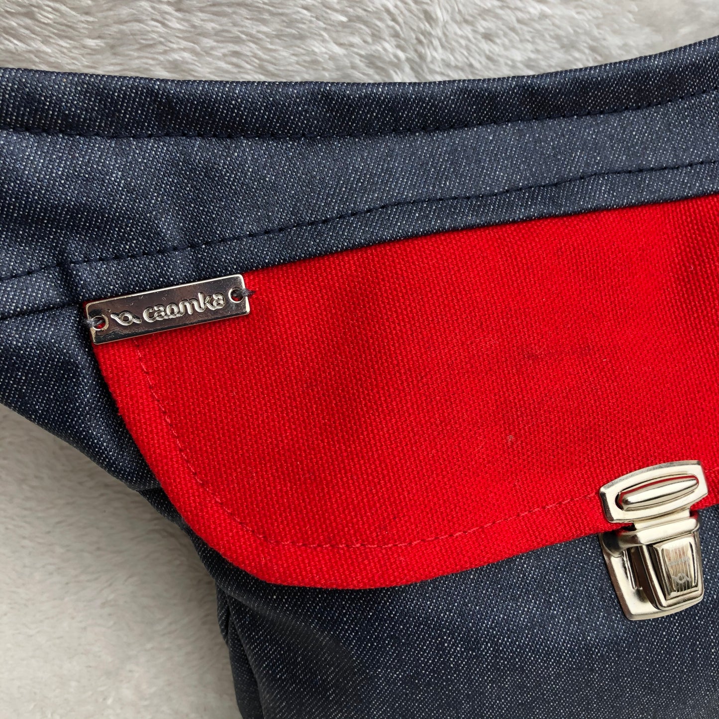 Mini Blue & Red · Impermeable · Pieza Única Núm. 8200