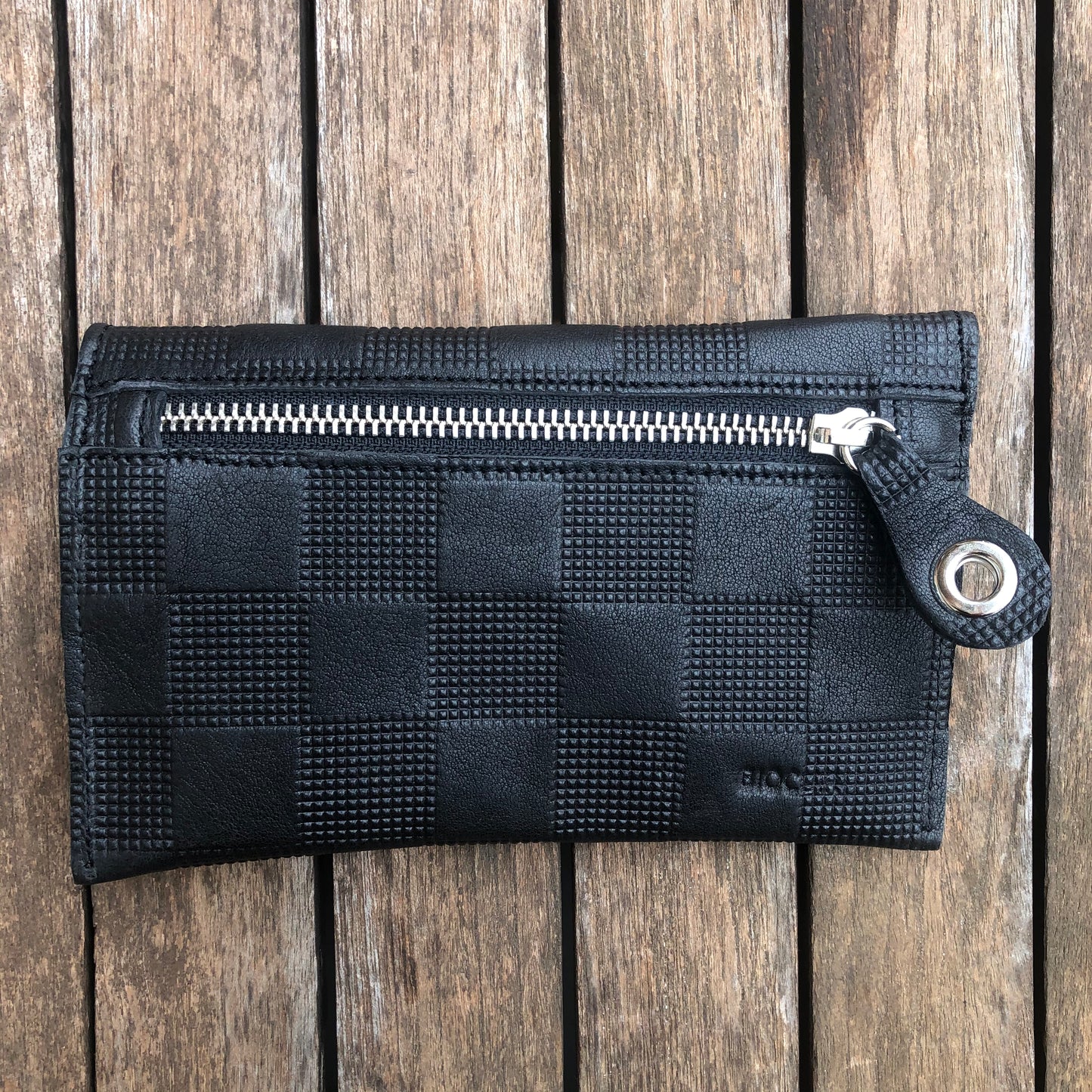 Monedero Plano CAOMKA · Piel natural BioCuir® · Pieza Exclusiva Núm. 8490