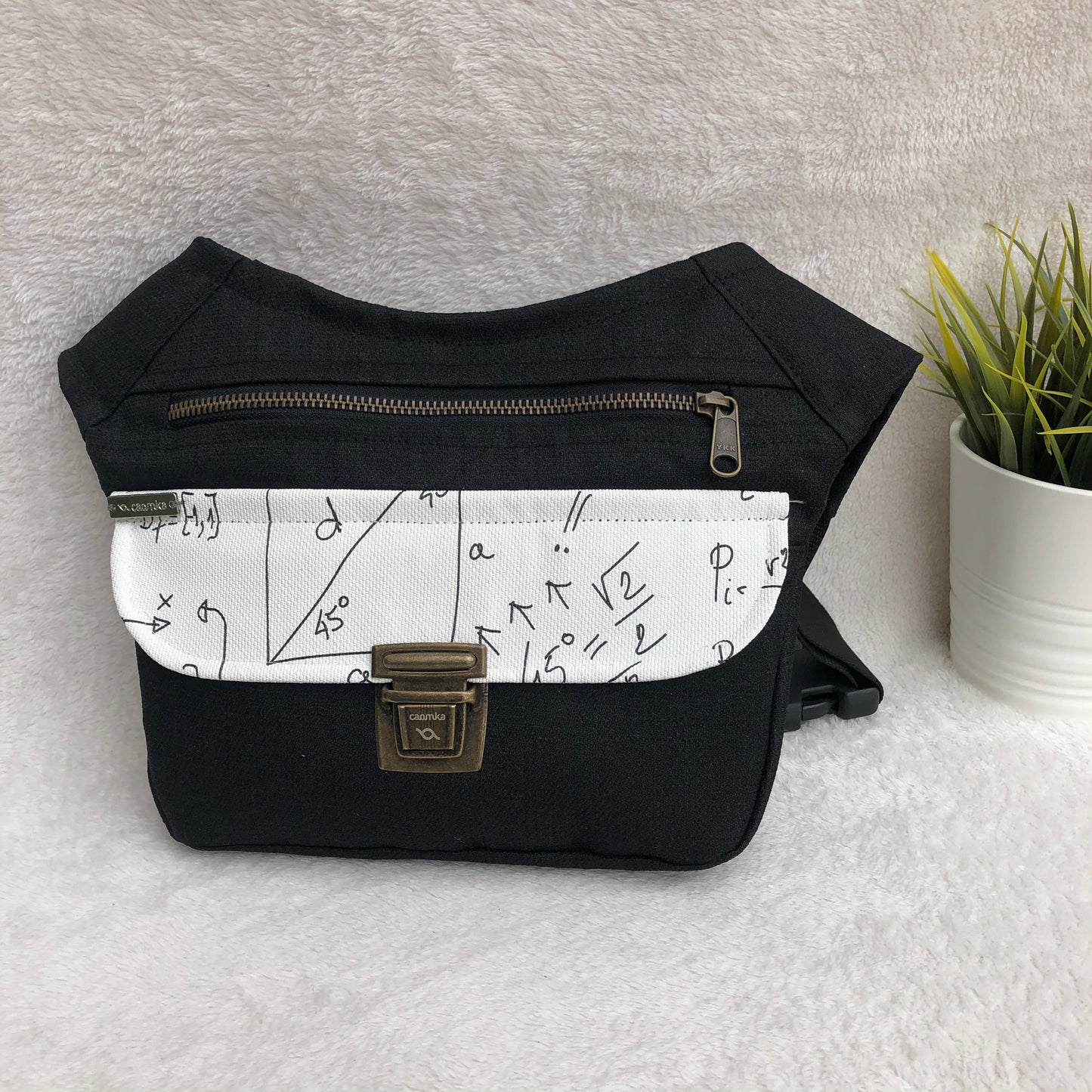 Spezielles Spike Black & Geometric Einzelstück Nr. 8702