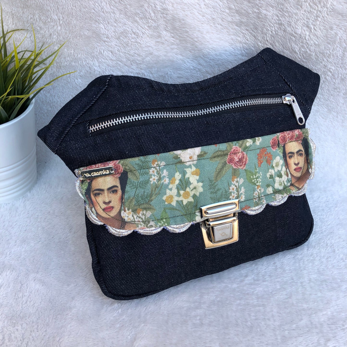 Jeans & Frida Kahlo · Pieza Única Núm. 8593