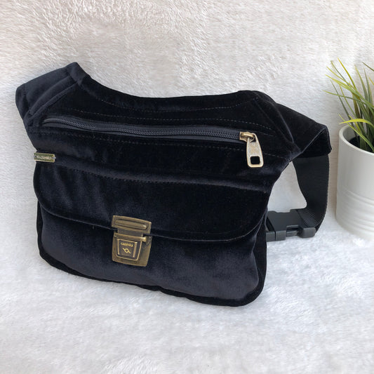 Special Velvet Black & Old Gold · Exclusive Piece No. 8609