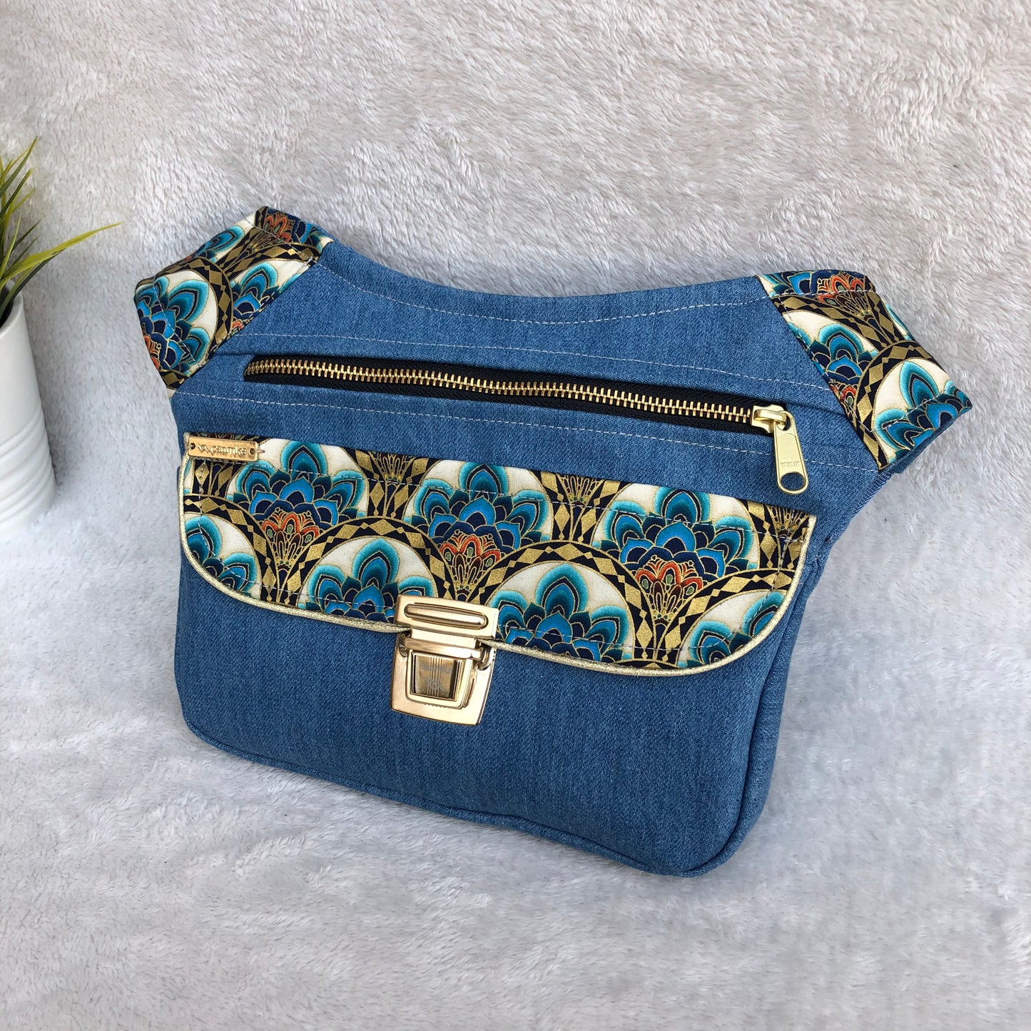 Special Blue Jeans & Gold · Pieza Única Núm. 8677