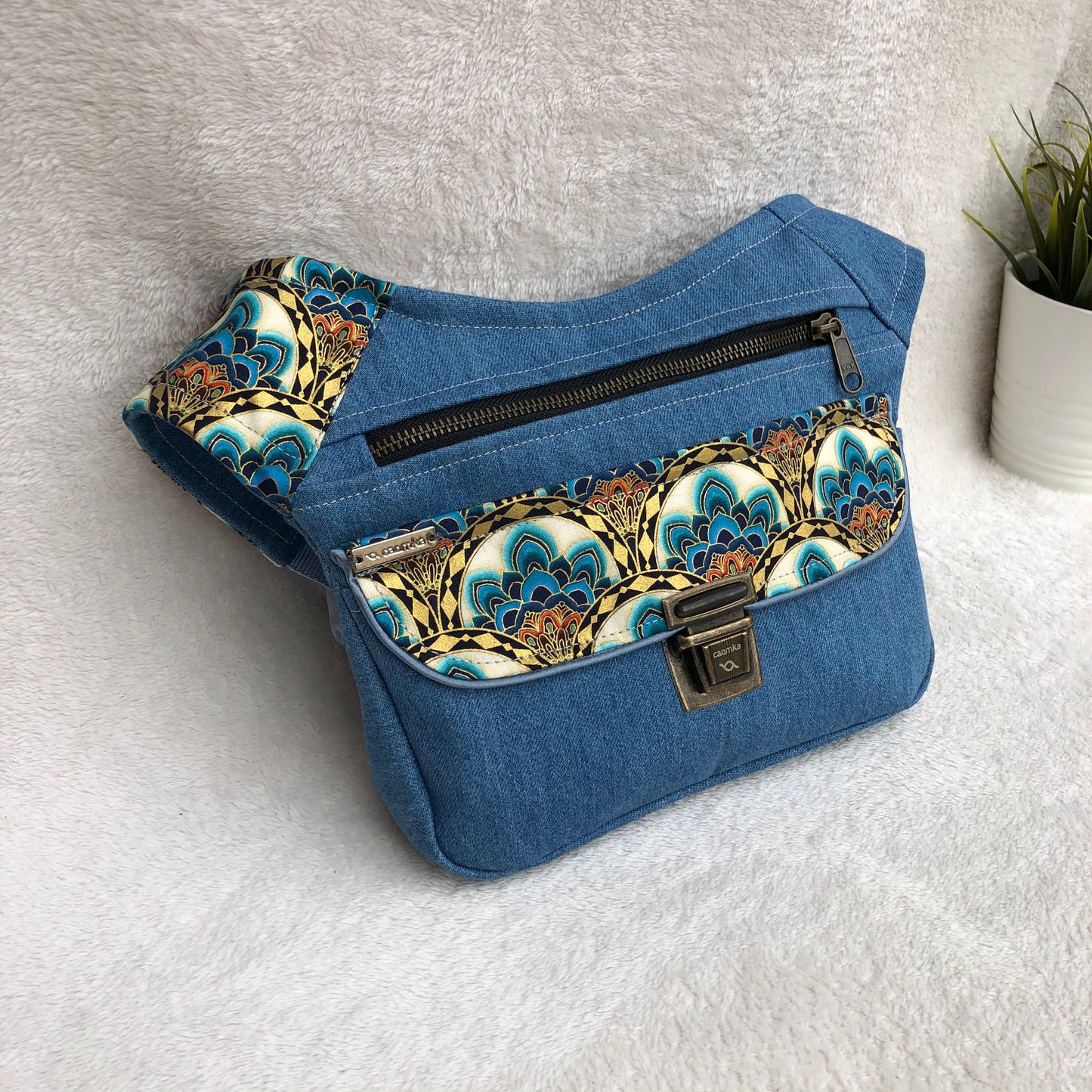 Special Blue Jeans & Old Gold Unique Piece No. 8687