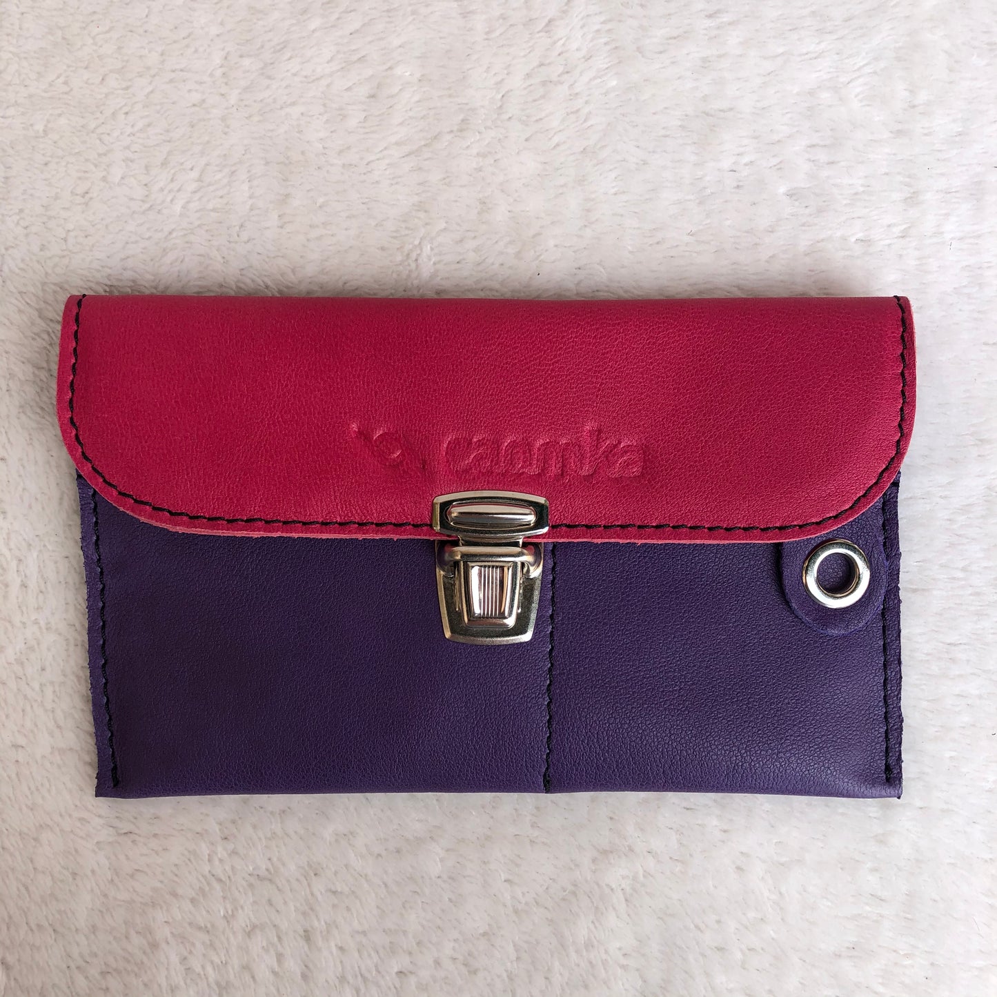 Monedero Plano CAOMKA · Piel natural BioCuir® · Pieza Exclusiva Núm. 8915