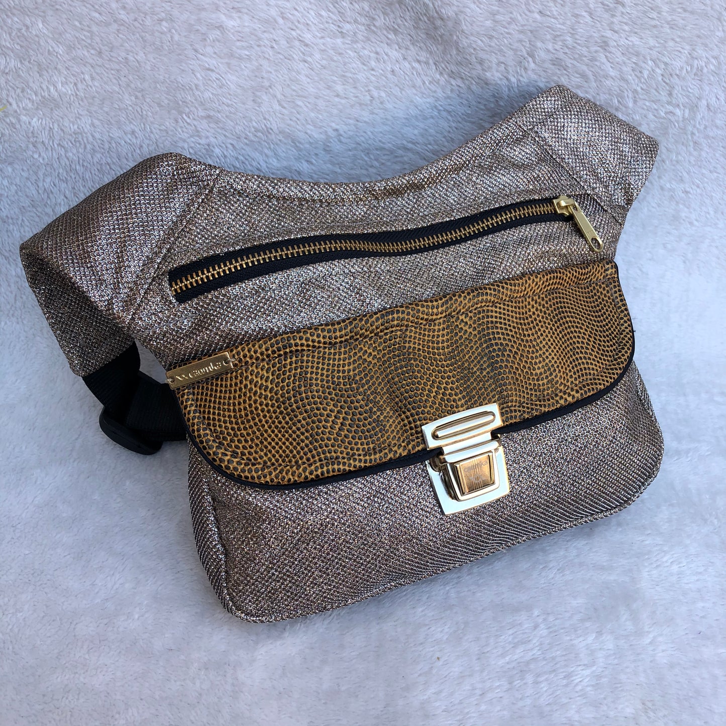 Special "Brilli Brilli" + Extra back pocket · Vegan Leather. Unique Piece No. 8980