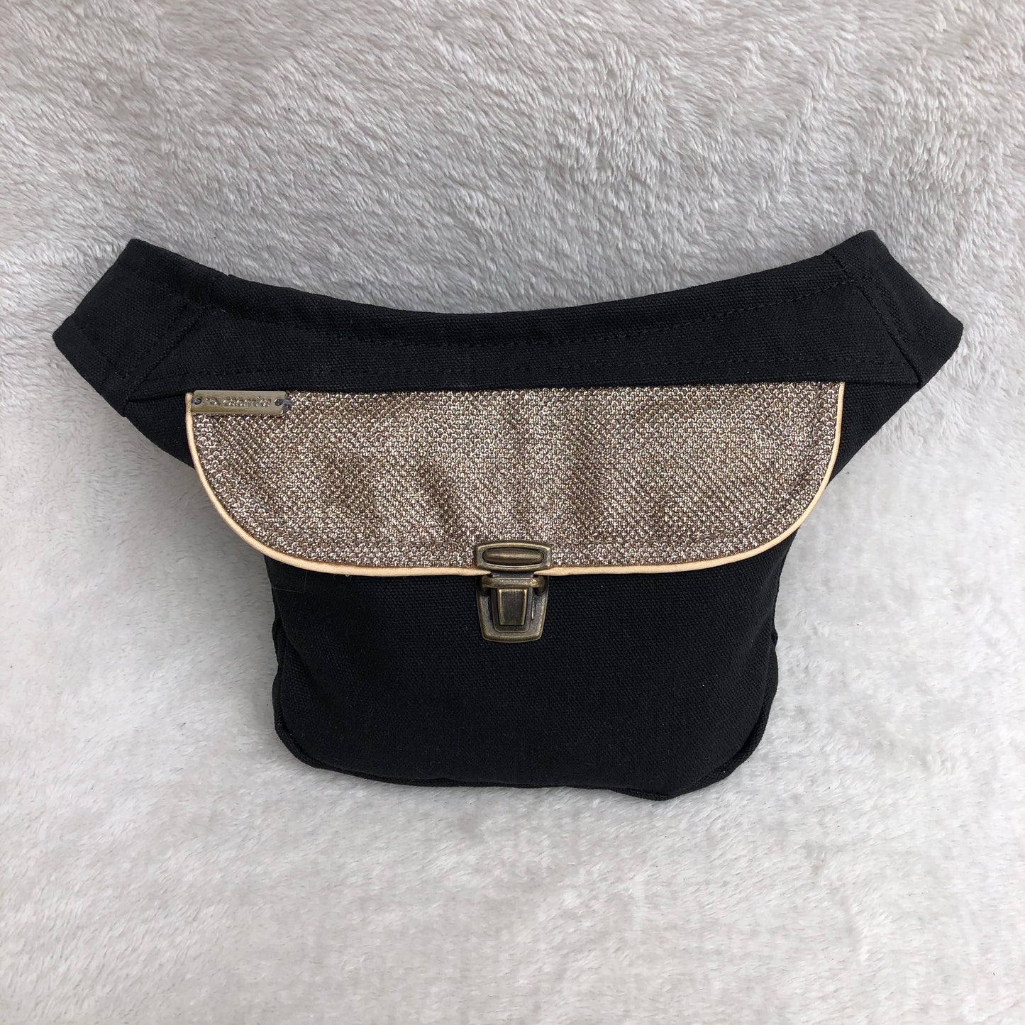 Mini Special Black Elegant Golden Unique Piece No. 9128