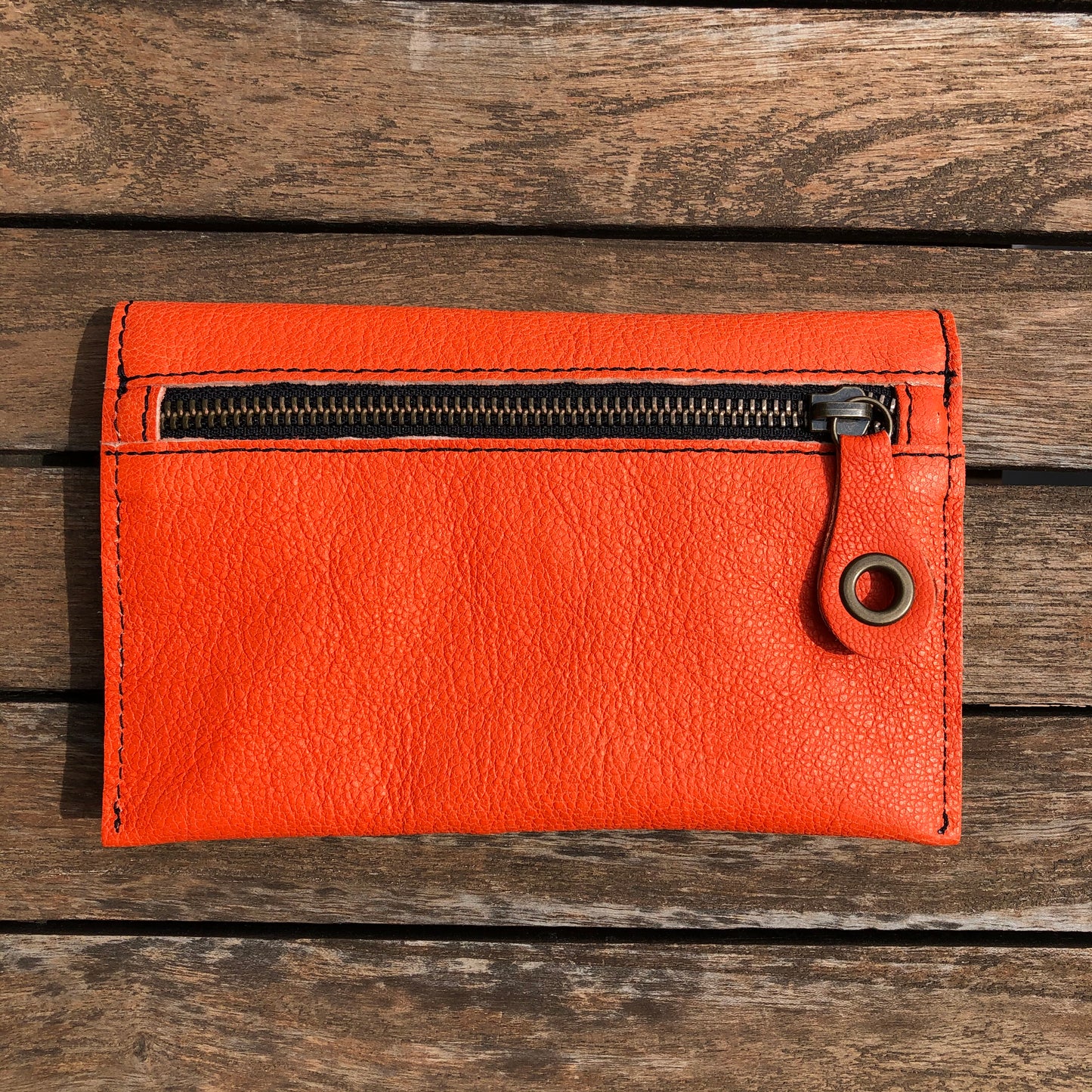 Monedero Plano CAOMKA · Piel natural BioCuir® · Pieza Exclusiva Núm. 9211