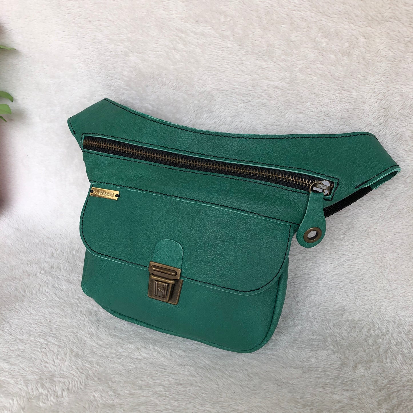 Mini Classic Green & Old Gold · Piel natural BioCuir® Pieza Exclusiva Núm. 9205