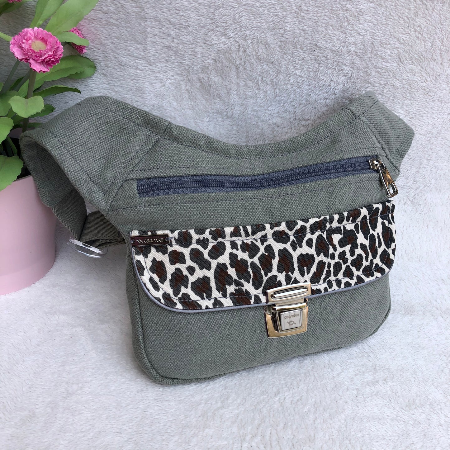 Special Gray & Animal Print · Pieza Única Núm. 9300