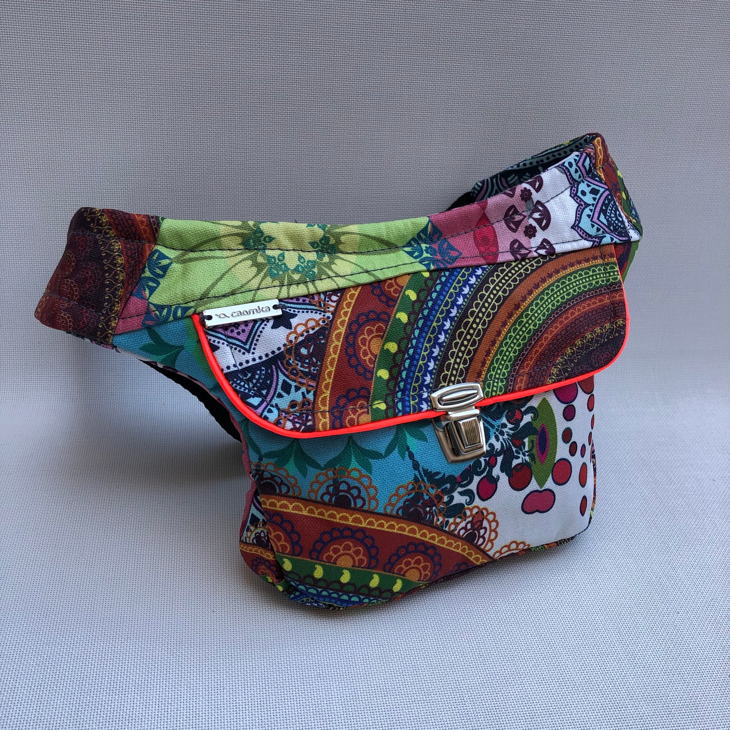 Mini Summer Mandalas · Anti-stain resinated fabric. Unique Piece No. 9554