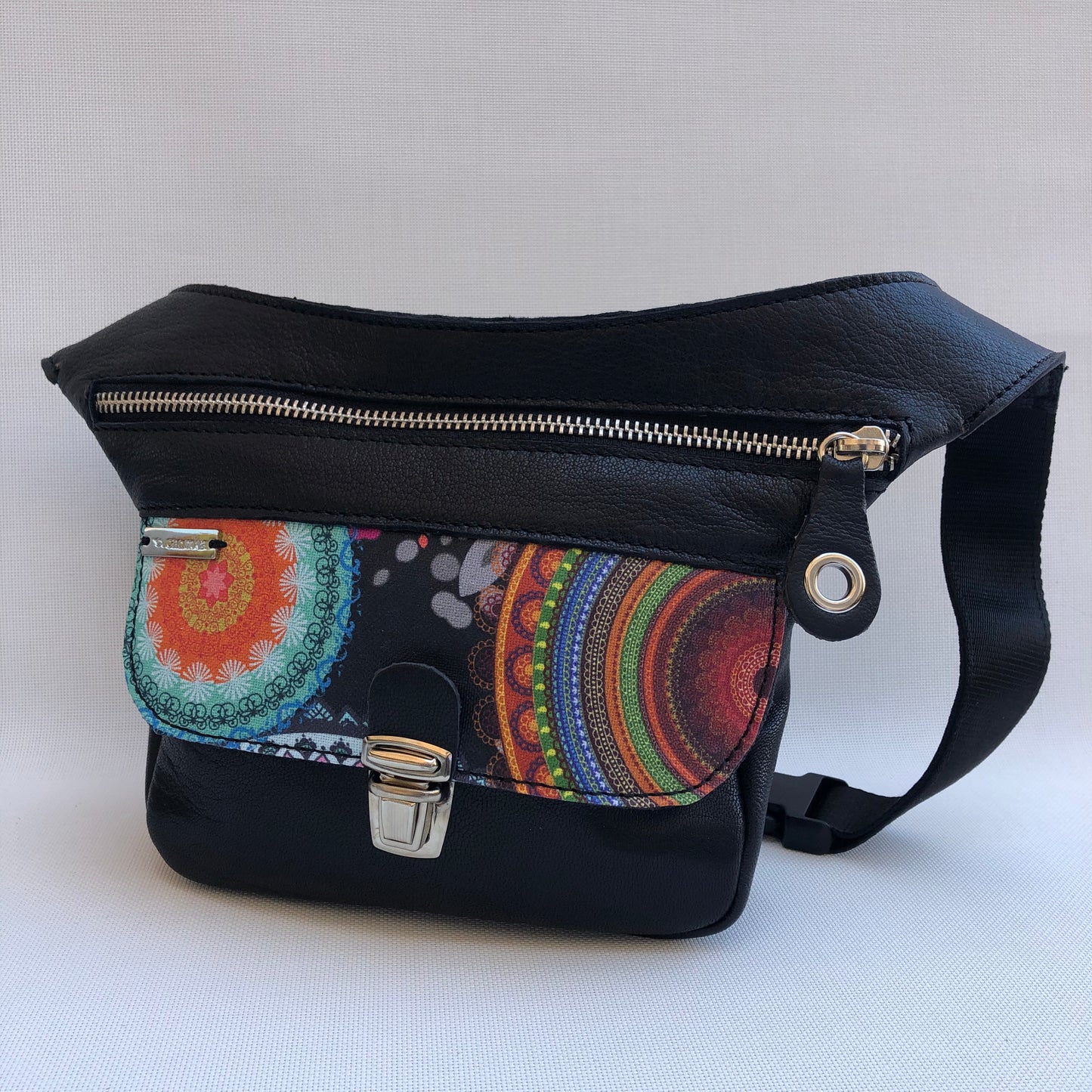 Mini Special Mandalas Black & Silver · BioCuir® natural leather · Unique Piece No. 9604