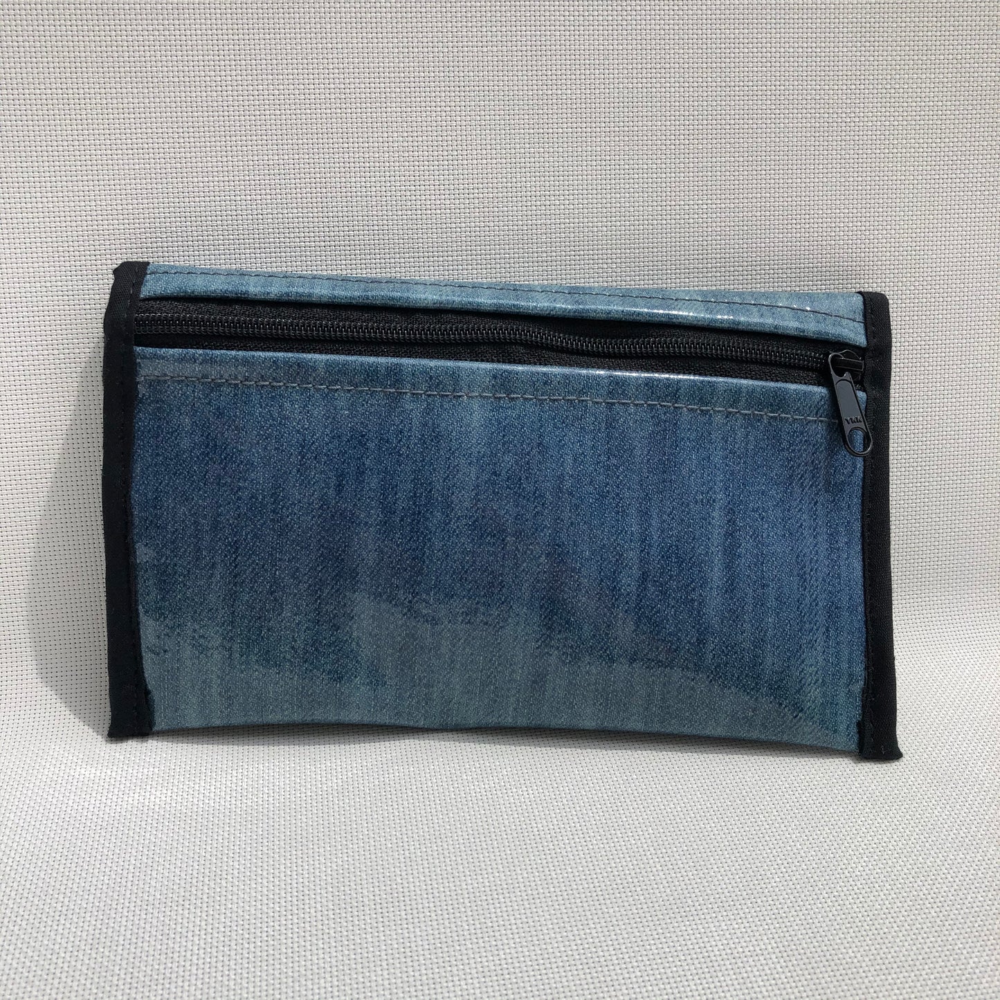 Monedero Plano Impermeable CAOMKA · Pieza Única Núm. 9657