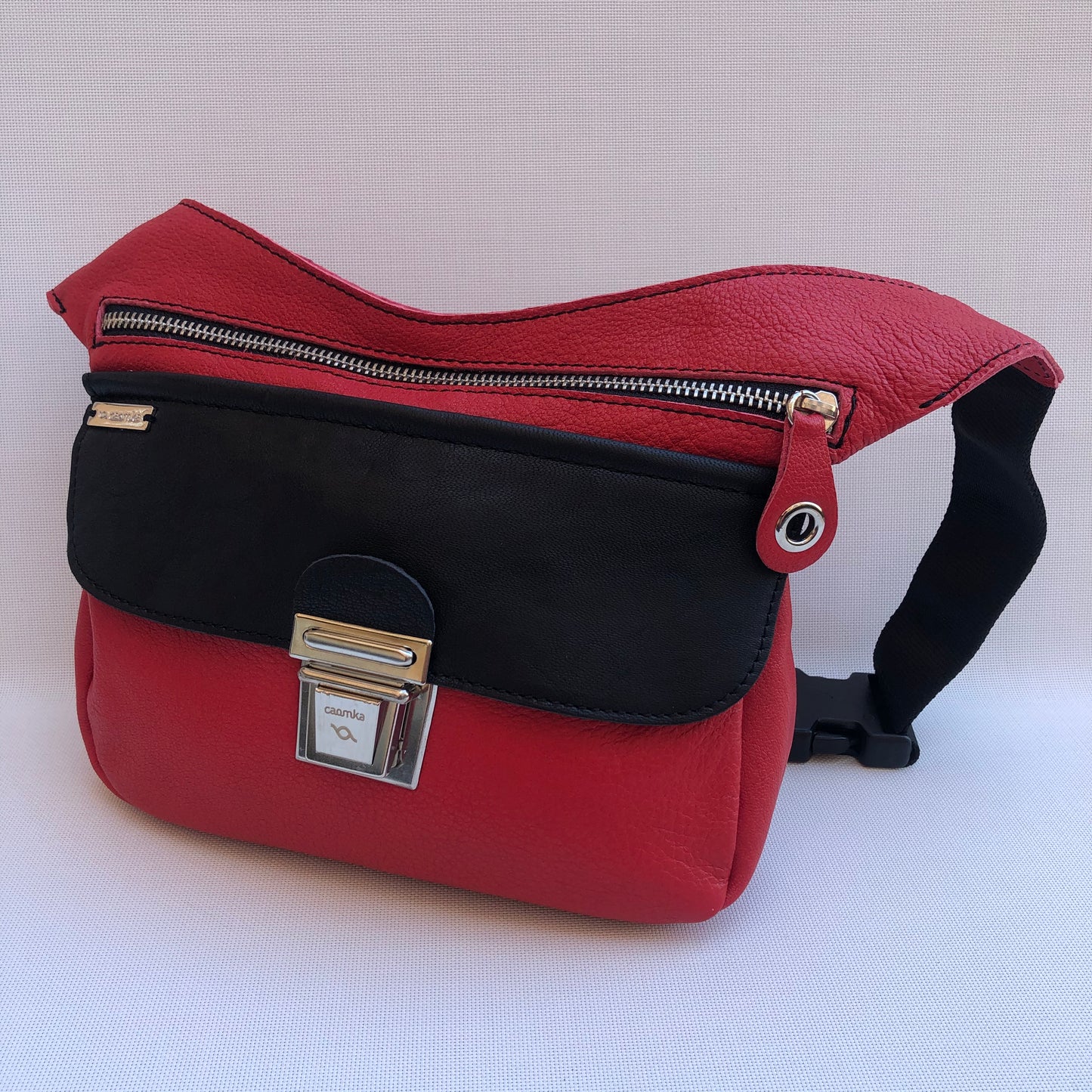 Special Red & Black - Silver · Piel natural BioCuir® · Pieza Exclusiva Núm. 9862