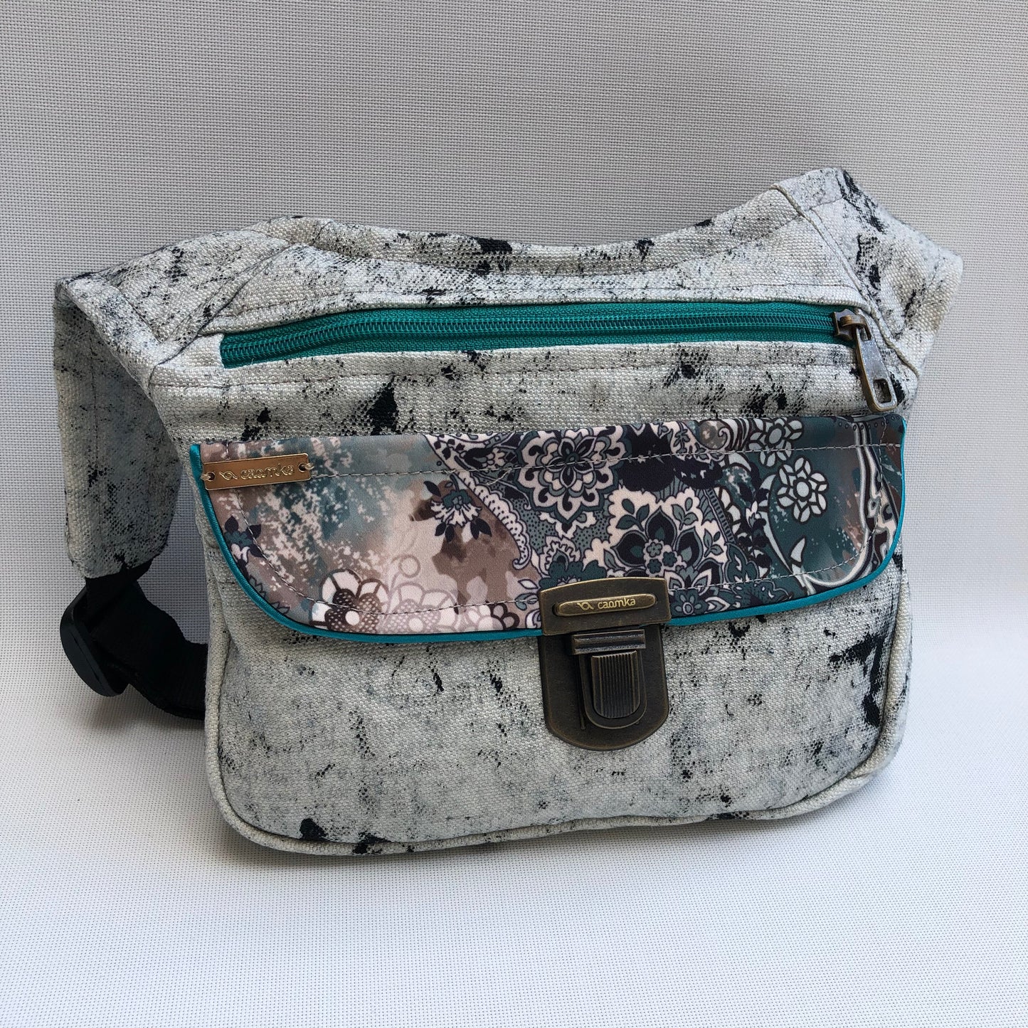 Special Off White · Pieza Única Núm. 10228