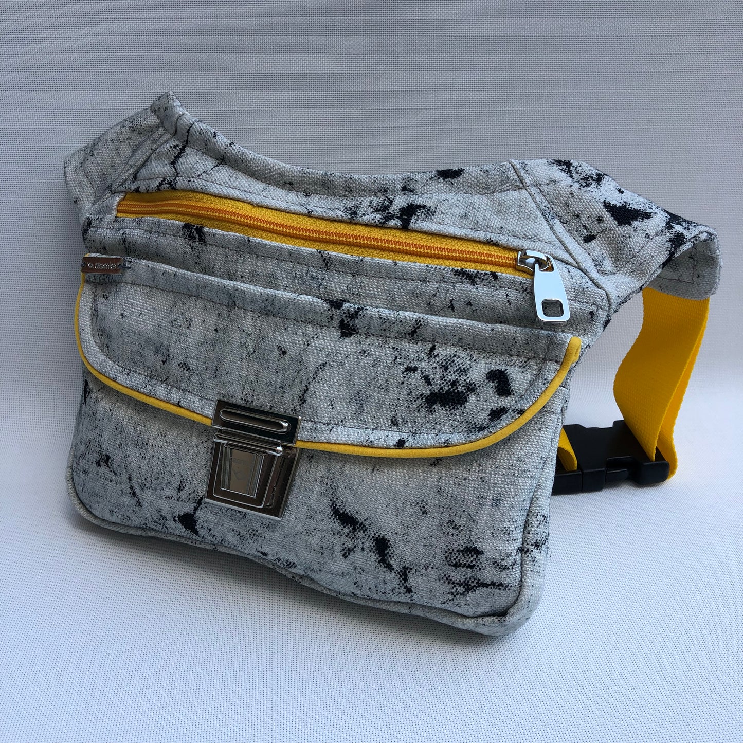 Special Off White Unique Piece No. 10224