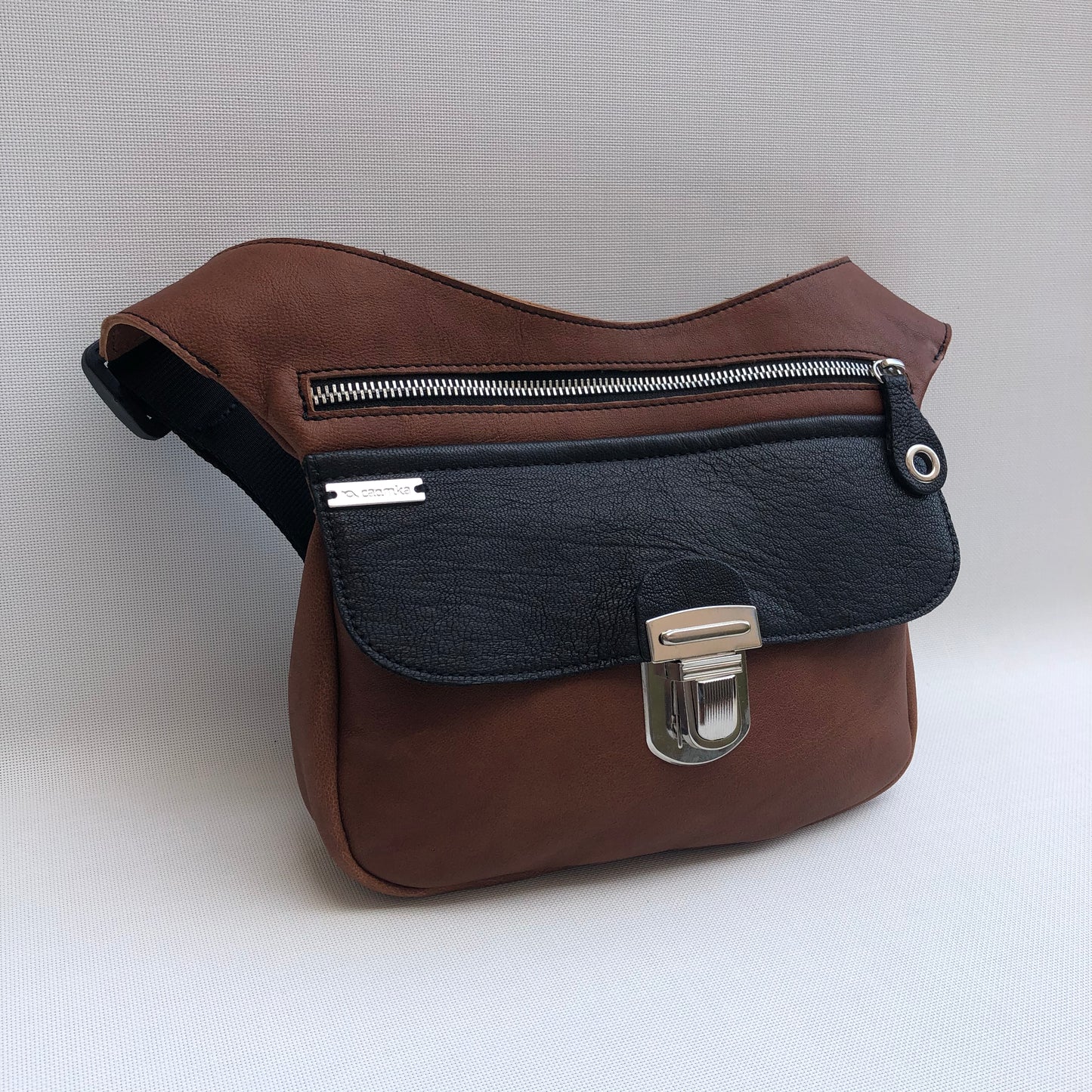 Special Brown & Black · Piel natural BioCuir® · Pieza Única Núm. 10353