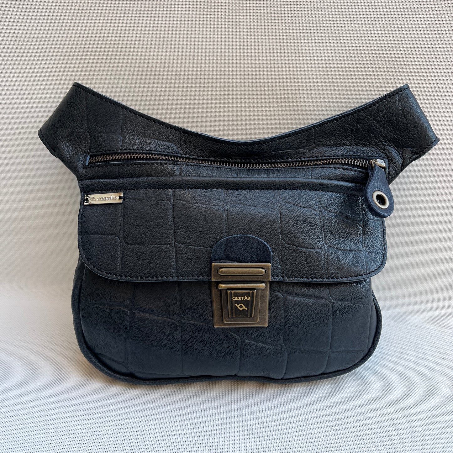 Speziell graviertes blaues BioCuir® Naturleder Einzelstück Nr. 10776